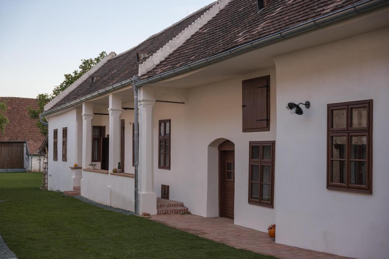 Tschardakenhof Appartements Lutzmannsburg Exterior foto